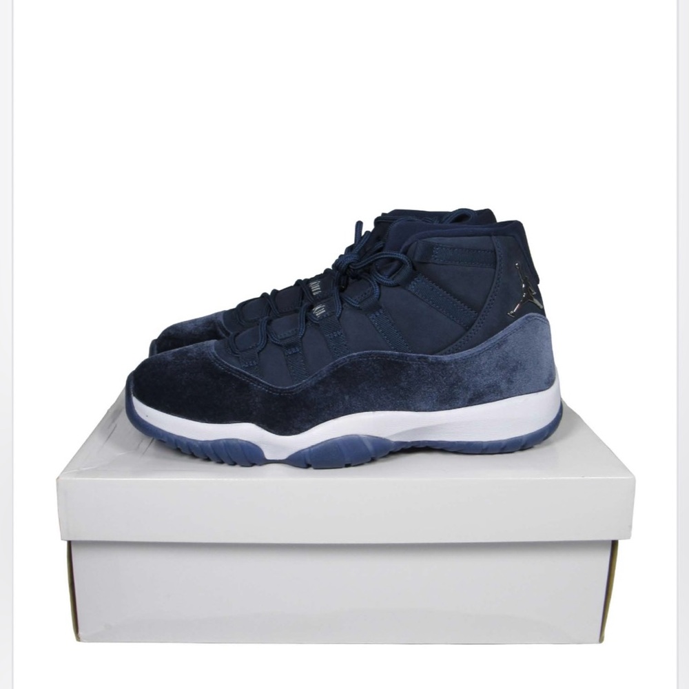 Jordan 11 Midnight Navy Brand New M 10